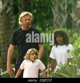 Exklusiv!! Tennis-Ass Boris Becker verbringt einige Zeit am Miami Beach mit den Söhnen Noah und Elias, 9/4/06 Stockfoto