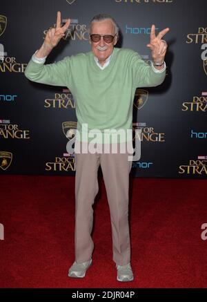 Stan Lee besucht die Premiere von Disney und Marvel Studios Doctor Strange im El Capitan Theater am 20. Oktober 2016 in Los Angeles, CA, USA. Foto von Lionel Hahn//ABACAPRESS.COM Stockfoto