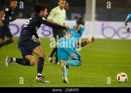 Adrien Rabiot von PSG kämpft am 23. Oktober 2016 gegen Lassana Diarra von Marseille beim Fußballspiel der Ersten Liga, PSG gegen OM (Paris Saint-Germain gegen Olympique de Marseille) im Parc des Princes, Frankreich. PSG und Marseille zogen 0:0. Foto von Henri Szwarc/ABACAPRESS.COM Stockfoto