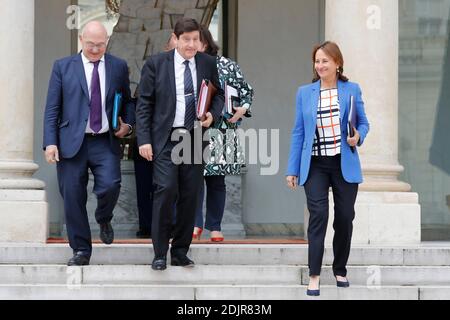 Der Minister für Wirtschaft, Finanzen und öffentliche Finanzen Michel Sapin, der Minister für Stadt, Jugend und Sport Patrick Kanner und der Minister für Umwelt, Energie und Meeresangelegenheiten Segolene Royal verlassen den Elysee-Palast nach dem französischen wöchentlichen Kabinettstreffen am 26. Oktober 2016 in Paris, Frankreich. Foto von Henri Szwarc/ABACAPRESS.COM Stockfoto