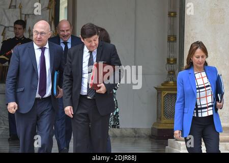 Der Minister für Wirtschaft, Finanzen und öffentliche Finanzen Michel Sapin, der Minister für Stadt, Jugend und Sport Patrick Kanner und der Minister für Umwelt, Energie und Meeresangelegenheiten Segolene Royal verlassen den Elysee-Palast nach dem französischen wöchentlichen Kabinettstreffen am 26. Oktober 2016 in Paris, Frankreich. Foto von Yann Korbi/ABACAPRESS.COM Stockfoto