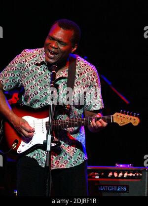 Der weltbekannte Bluesmann Robert Cray lebt in der American Airlines Arena in Miami FL. 10/23/06 Stockfoto