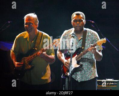 Der weltbekannte Bluesmann Robert Cray lebt in der American Airlines Arena in Miami FL. 10/23/06 Stockfoto