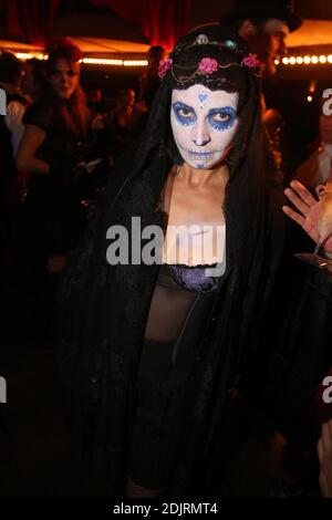 Adeline Blondieau lors du 'Bal des Vampires' au Pavillon Champs-Elysee a Paris, France, le 31 octobre 2016. Foto von Jerome Domine/ABACAPRESS.COM Stockfoto