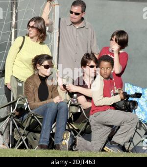 Tom und Katie verbringen einen Tag im Ballpark mit Toms Adoptivkindern. Beverly Hills, Ca. 11/4/06 Stockfoto