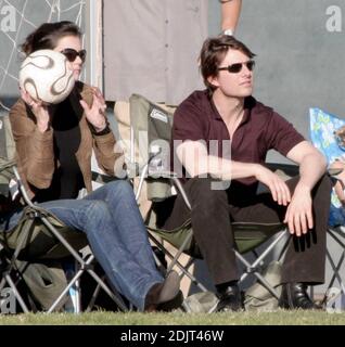 Tom und Katie verbringen einen Tag im Ballpark mit Toms Adoptivkindern. Beverly Hills, Ca. 11/4/06 Stockfoto