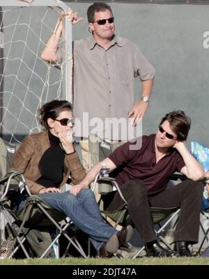 Tom und Katie verbringen einen Tag im Ballpark mit Toms Adoptivkindern. Beverly Hills, Ca. 11/4/06 Stockfoto