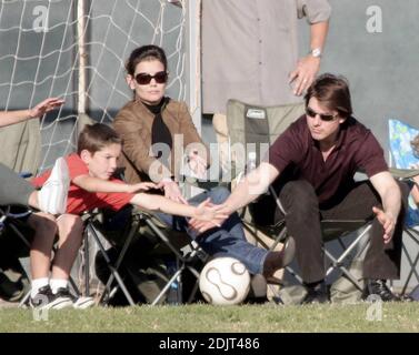 Tom und Katie verbringen einen Tag im Ballpark mit Toms Adoptivkindern. Beverly Hills, Ca. 11/4/06 Stockfoto