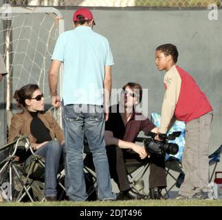 Tom und Katie verbringen einen Tag im Ballpark mit Toms Adoptivkindern. Beverly Hills, Ca. 11/4/06 Stockfoto