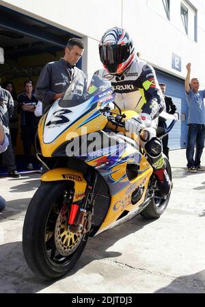 Ex-Weltmeister Max Biaggi debütiert sein neues Suzuki Superbike, Vallelunga Circuit, Rom, Italien, 11/30/06 Stockfoto