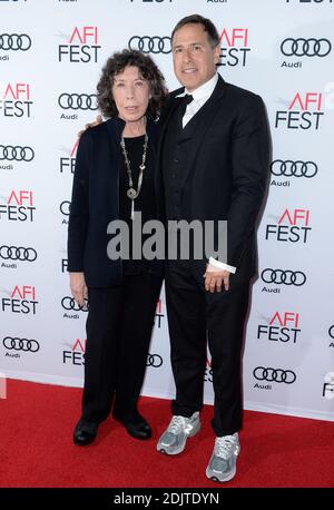 Lily Tomlin und David O. Russell nehmen am 11. November 2016 in Los Angeles, Kalifornien, an der Premiere von Cinema's Legacy Conversation for 'Flirting with Disaster' auf dem AFI Fest 2016 im TCL Chinese 6 Theatres Teil. Foto von Lionel Hahn/AbacaUsa.com Stockfoto