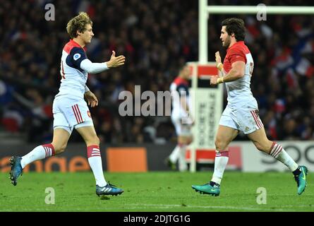 Baptiste Serin und Maxime Machenaud während des Rugby International Test Matches zwischen Frankreich und Samoa im Stadion in Toulouse, Frankreich am 12. November 2016. Foto von Pascal Rondeau/ABACAPRESS.COM Stockfoto