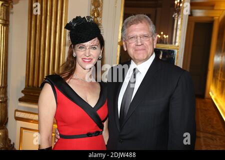 Robert Zemeckis und seine Frau Leslie Zemeckis nehmen an der Zeremonie Teil, bei der Robert Zemeckis am 19. November 2016 in Paris zum "Officier des Arts et des Lettres" wird. Foto von Jerome Domine/ABACAPRESS.COM Stockfoto