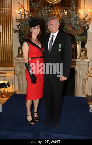 Robert Zemeckis und seine Frau Leslie Zemeckis nehmen an der Zeremonie Teil, bei der Robert Zemeckis am 19. November 2016 in Paris zum "Officier des Arts et des Lettres" wird. Foto von Jerome Domine/ABACAPRESS.COM Stockfoto