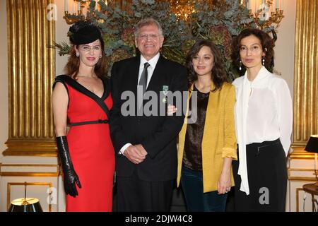 Robert Zemeckis and his wife Leslie Zemeckis, Marion Cotillard and Culture Minister Audrey Azoulay attending the ceremony where Robert Zemeckis become 'Officier des Arts et des Lettres', in Paris, France on November 19, 2016. Photo by Jerome Domine/ABACAPRESS.COM Stock Photo