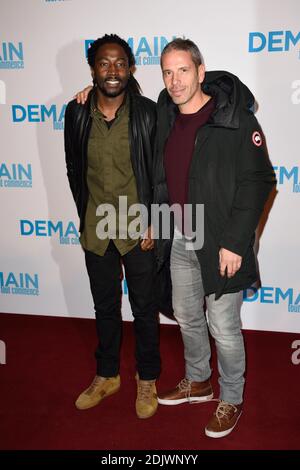 Noom Diawara und Medi Sadoun, die an der Demain Tout teilnehmen, beginnen am 28. November 2016 im Cinema Le Grand Rex in Paris, Frankreich, ihre Paris-Premiere. Foto von Alban Wyters/ABACAPRESS.COM Stockfoto