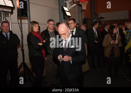 Innenminister Bernard Cazeneuve eröffnet am 1. Dezember 2016 ein neues Feuerwehrausbildungszentrum in L’Hermitage in der Nähe von Rennes, Westfrankreich. Foto von Vincent Feuray/ABACAPRESS.COM Stockfoto