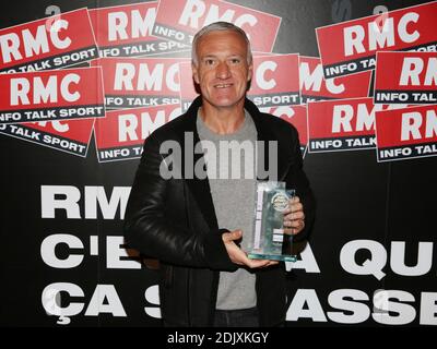 Exclusive - French national soccer team coach Didier Deschamps receives the trophy 'Manager of the Year 2016' at RMC headquarters in Paris, France on december 5, 2016. Photo by Jerome Domine/ABACAPRESS.COM Stockfoto