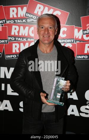 Exclusive - French national soccer team coach Didier Deschamps receives the trophy 'Manager of the Year 2016' at RMC headquarters in Paris, France on december 5, 2016. Photo by Jerome Domine/ABACAPRESS.COM Stockfoto
