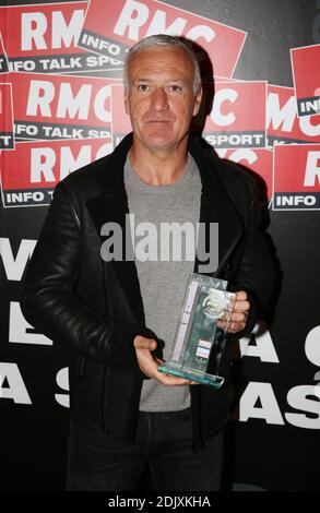 Exclusive - French national soccer team coach Didier Deschamps receives the trophy 'Manager of the Year 2016' at RMC headquarters in Paris, France on december 5, 2016. Photo by Jerome Domine/ABACAPRESS.COM Stockfoto