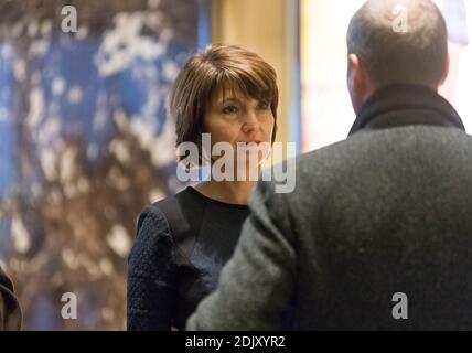 Die Kongressabgeordnete Cathy McMorris Rogers aus Oregon ist in der Lobby des Trump Tower in New York, NY, USA zu sehen, als sie am 12. Dezember 2016 zu einem Treffen mit dem designierten Präsidenten Trump eintrifft. (Foto von Albin Lohr-Jones) Stockfoto