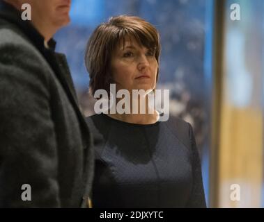 Die Kongressabgeordnete Cathy McMorris Rogers aus Oregon ist in der Lobby des Trump Tower in New York, NY, USA zu sehen, als sie am 12. Dezember 2016 zu einem Treffen mit dem designierten Präsidenten Trump eintrifft. (Foto von Albin Lohr-Jones) Stockfoto