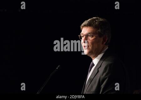 Der Kandidat für die Vorwahlen des linken Präsidenten Arnaud Montebourg hält am 17. Dezember 2016 sein erstes Treffen in Ploufragan, Frankreich, ab. Foto von Vincent Feuray/ABACAPRESS.COM Stockfoto