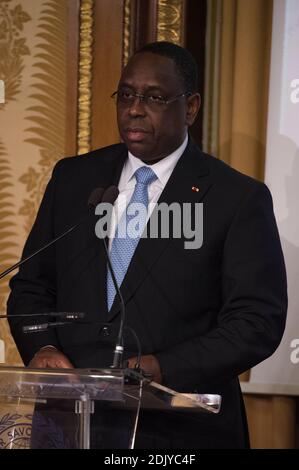 Senegals Präsident Macky Sall hält seine Rede während einer Zeremonie zu seinen Ehren an der Academie des Sciences d'Outre-mer (Akademie der überseeischen Wissenschaften) am 21. Dezember 2016 in Paris, Frankreich. Foto von Jeremy Lempin/Pool/ABACAPRESS.COM Stockfoto