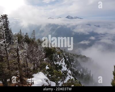 Winterbeginn am Jochberg, Walchensee Stockfoto