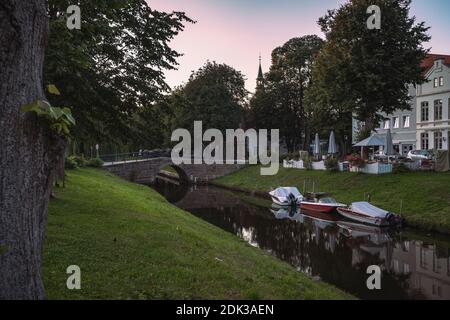 Kanal in Friedrichstadt, Nordsee, Schleswig-Holstein, Deutschland, Europa Stockfoto