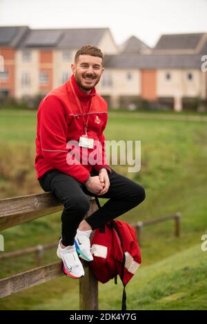 REDAKTIONELLE VERWENDUNG NUR Adam Prowse wurde in der Shortlist als einer der beliebtesten Postarbeiter Großbritanniens über die Kampagne "Thank you postie" der Highstreet, Cranbrook, Devon, aufgeführt. Stockfoto