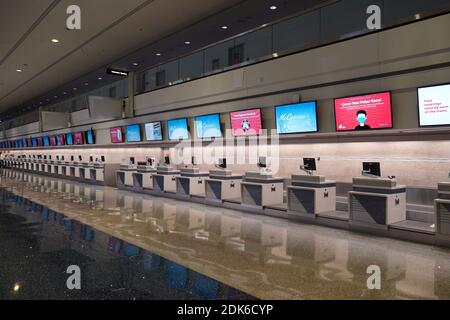 Leere Ticketschalter am McCarran International Airport (LAS) inmitten der globalen Coronavirus COVID-19 Pandemie, Sonntag, 13. Dezember 2020, in Las Vegas. Stockfoto