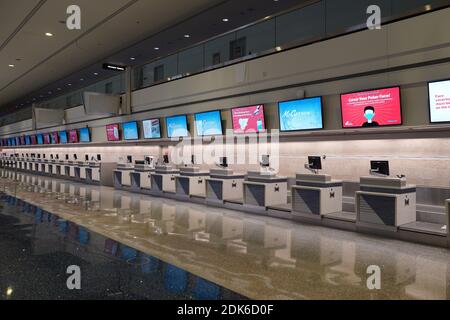 Leere Ticketschalter am McCarran International Airport (LAS) inmitten der globalen Coronavirus COVID-19 Pandemie, Sonntag, 13. Dezember 2020, in Las Vegas. Stockfoto