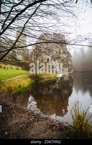 Externsteine Felsformationen, die auch als deutsche Stonehenge, im Teutoburger Wald, Deutschland Stockfoto