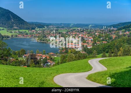 Deutschland, Bayern, Oberbayern, Oberland, Markt Schliersee, Ortsansicht mit Schliersee, Blick von Oberleiten Stockfoto