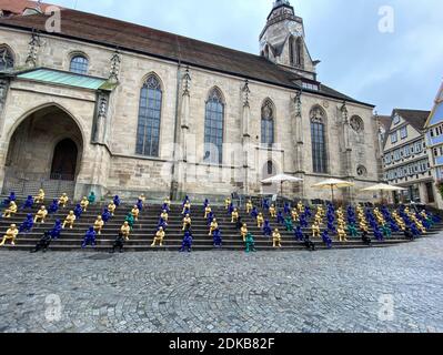 Deutschland, Baden-Württemberg, Tübingen, Altstadt, Kunstprojekt von Ottmar Hörl, Hölderlin Figuren, Gedenken an den 250. Geburtstag des Dichters Friedrich Hölderlin Stockfoto