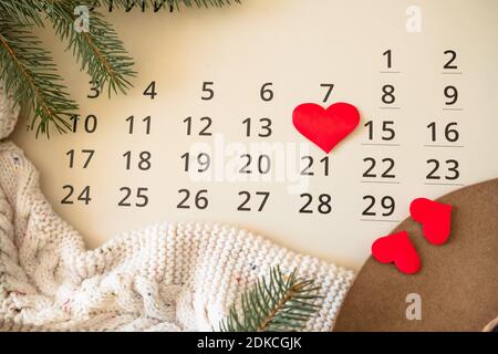 Blatt Wandkalender mit rotem Herzzeichen auf 14 Februar - Valentinstag Stockfoto