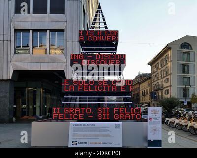 Mailand, Italien: 13. Dezember 2020: Der "Zukunftsbaum" im Moscova-Viertel Mila, Lombardei, Italien Stockfoto