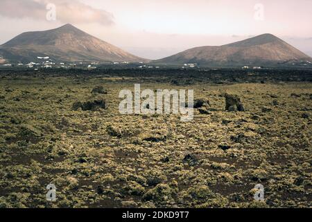 Paisaje volcÃ¡nico en las islas c Stockfoto