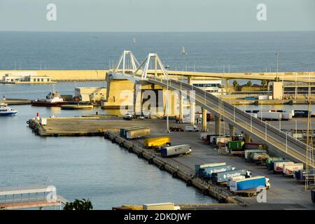 Pont de la Porta d'Europa. Barcelona, Katalonien, Spanien Stockfoto