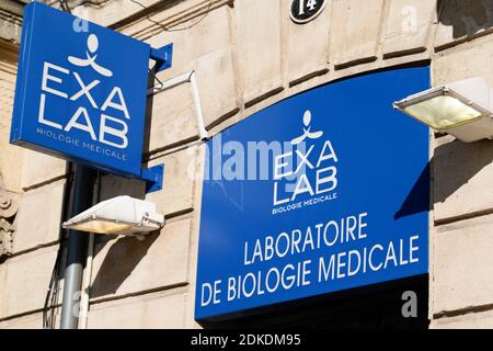 Bordeaux , Aquitaine Frankreich - 11 21 2020 : EXALAB Logo Zeichen des multisite Biologielabors für Patienten und medizinisches Fachpersonal in Gironde Stockfoto