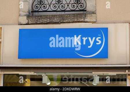 Bordeaux , Aquitaine Frankreich - 11 21 2020 : krys optic Logo blau und Text Zeichen vor Optiker Shop Glas Optik Store Marke Unternehmen Stockfoto