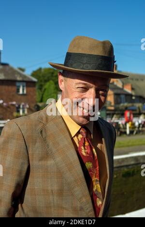 Goerge Formby Imitator, Paul Casper bei der Veranstaltung Village at war, Stoke Bruerne, Northamptonshire, Großbritannien Stockfoto