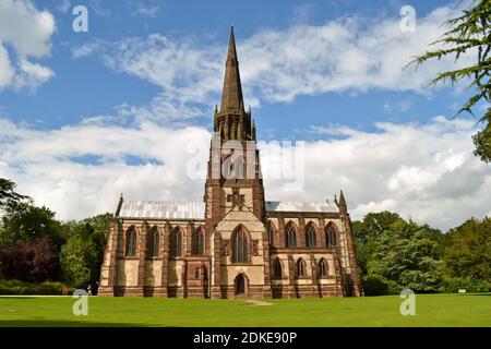 The Chapel of St Mary the Virgin, eine denkmalgeschützte viktorianische neugotische Kirche im Clumber Park, Worksop, Nottinghamshire, Großbritannien Stockfoto