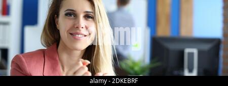 Weibliche und männliche Mitarbeiter Stockfoto