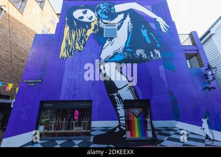 England, East Sussex, Brighton, The Lanes, Wall Mural und Schaufenster Stockfoto