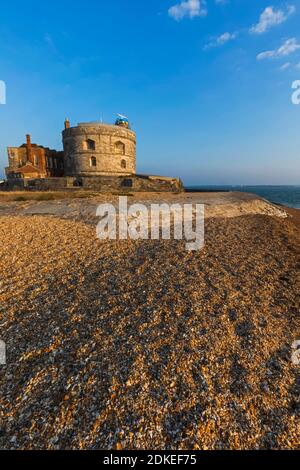 England, Hampshire, New Forest, Calshot, Calshot Beach und Castle Stockfoto