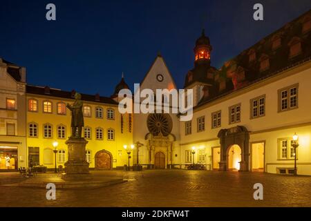 Stadtkirche und Rathaus am Jesuitenplatz, Koblenz, Rheinland-Pfalz, Deutschland, Europa Stockfoto