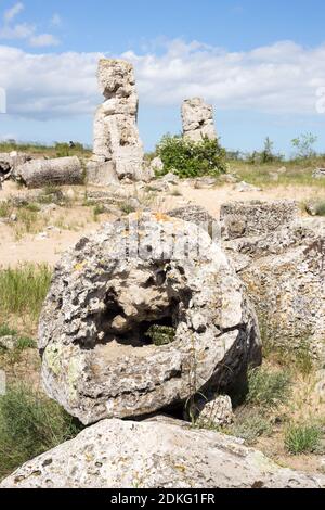 Eingeschagenen Kamani (Menhire, Steinwald) einzigartige Naturstein Phänomen, Varna, Bulgarien Stockfoto