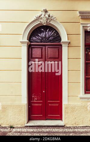 Alte Stadthaus Tür in Belo Horizonte, Brasilien Stockfoto